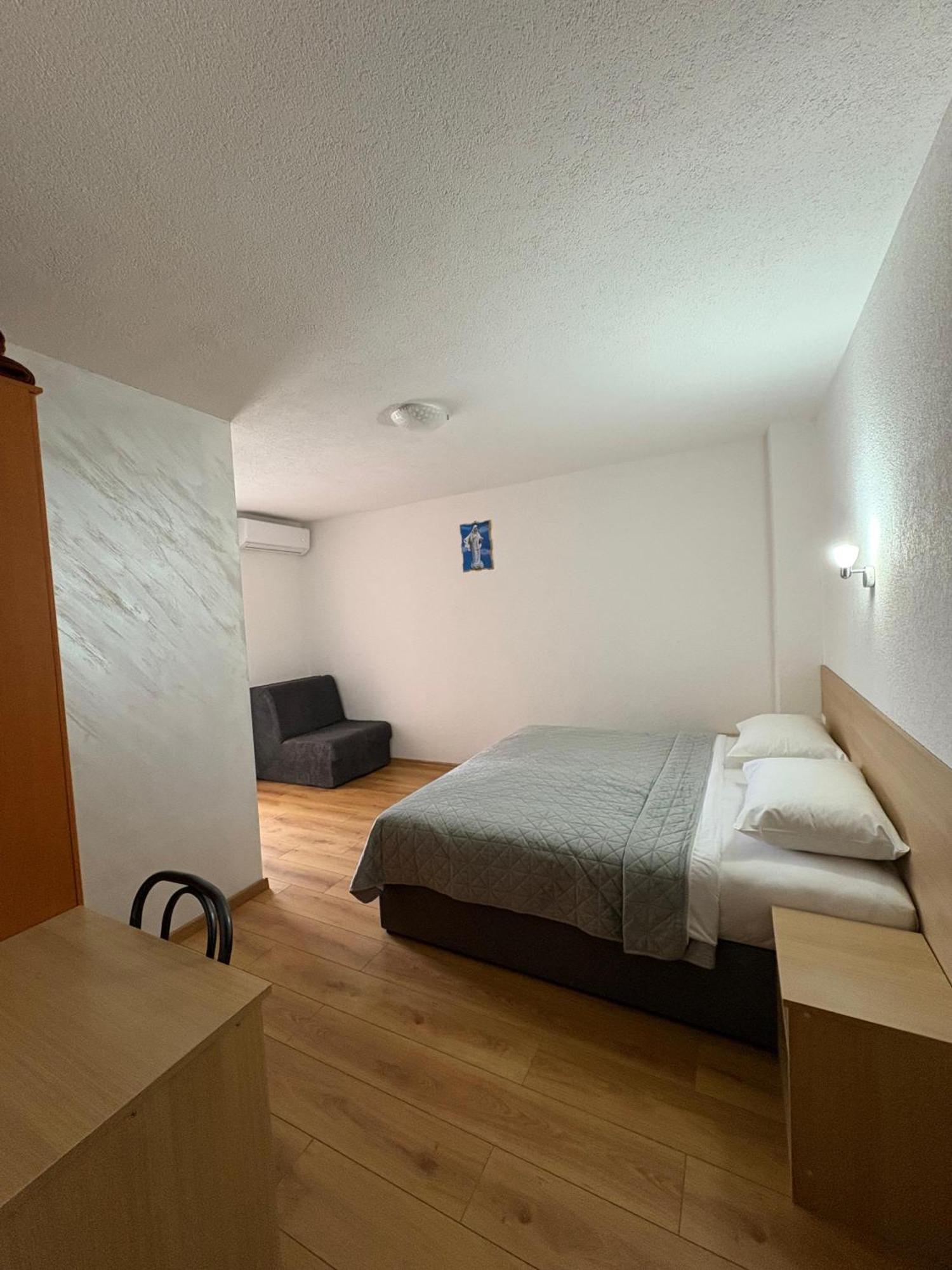 Pansion Maglica Bed & Breakfast Medjugorje Exterior photo